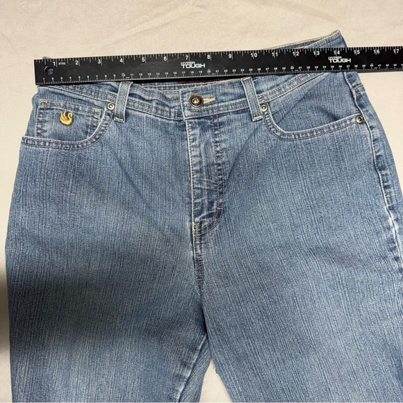 Gloria Vanderbilt Women’s Denim Blue Relaxed Jeans - Picture 8 of 11